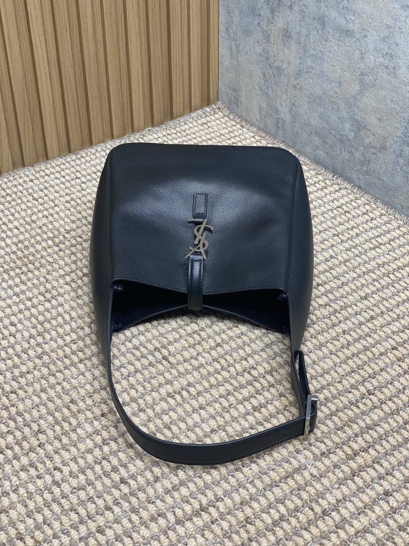 Y51 hobo bags